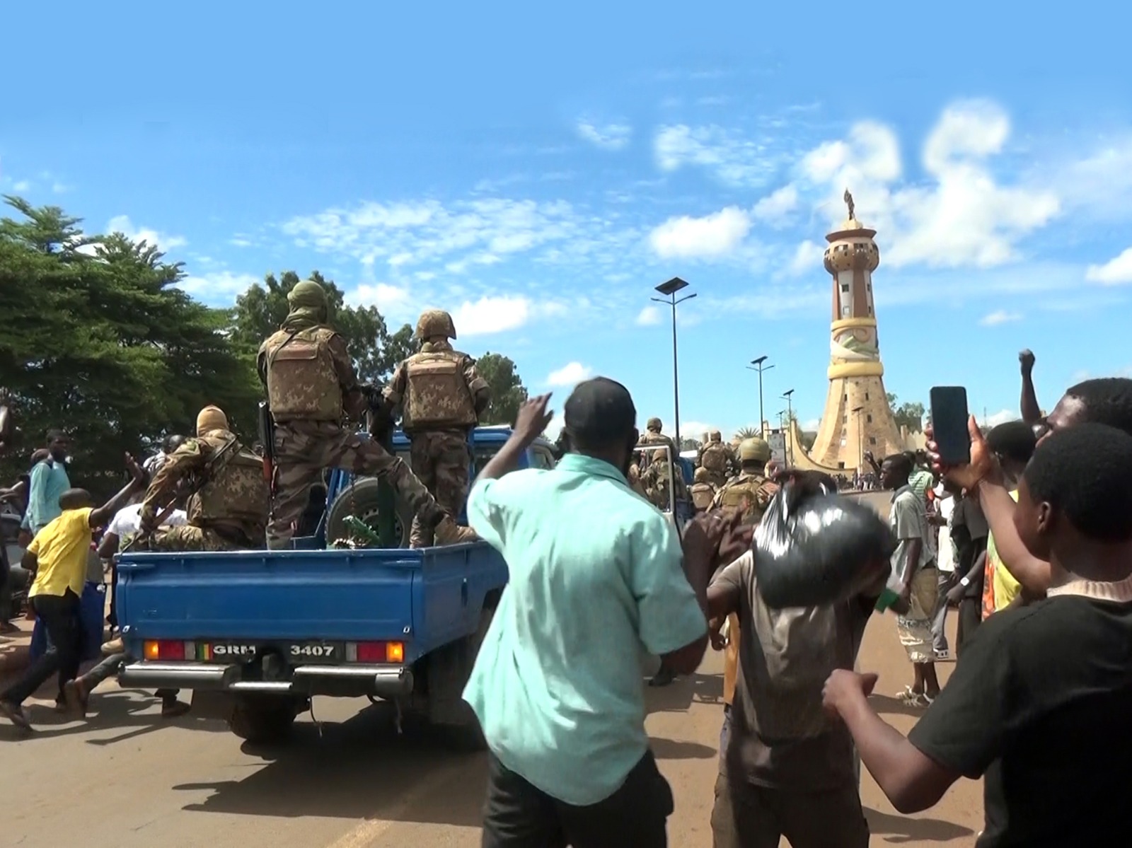 Mali: attaques armées, fragilités internes et rivalités d’influence