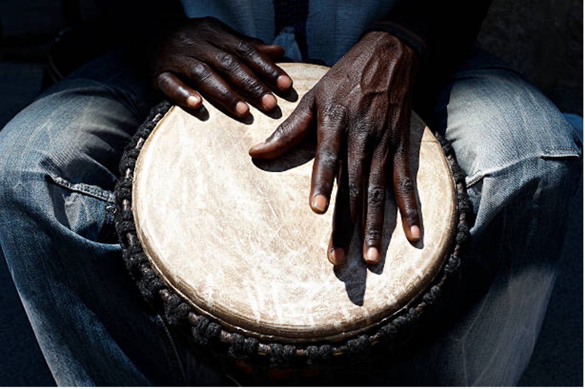 Industries créatives africaines : pourquoi la valeur produite sur le continent continue d’échapper à ses créateurs